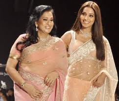 Bipasha Basu with her mother