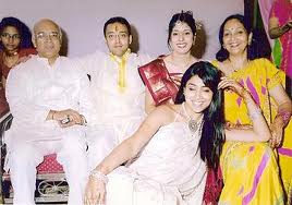 Shriya Saran family picture